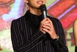 娱乐大爆料 何炅,娱乐大爆料背后的暖心故事